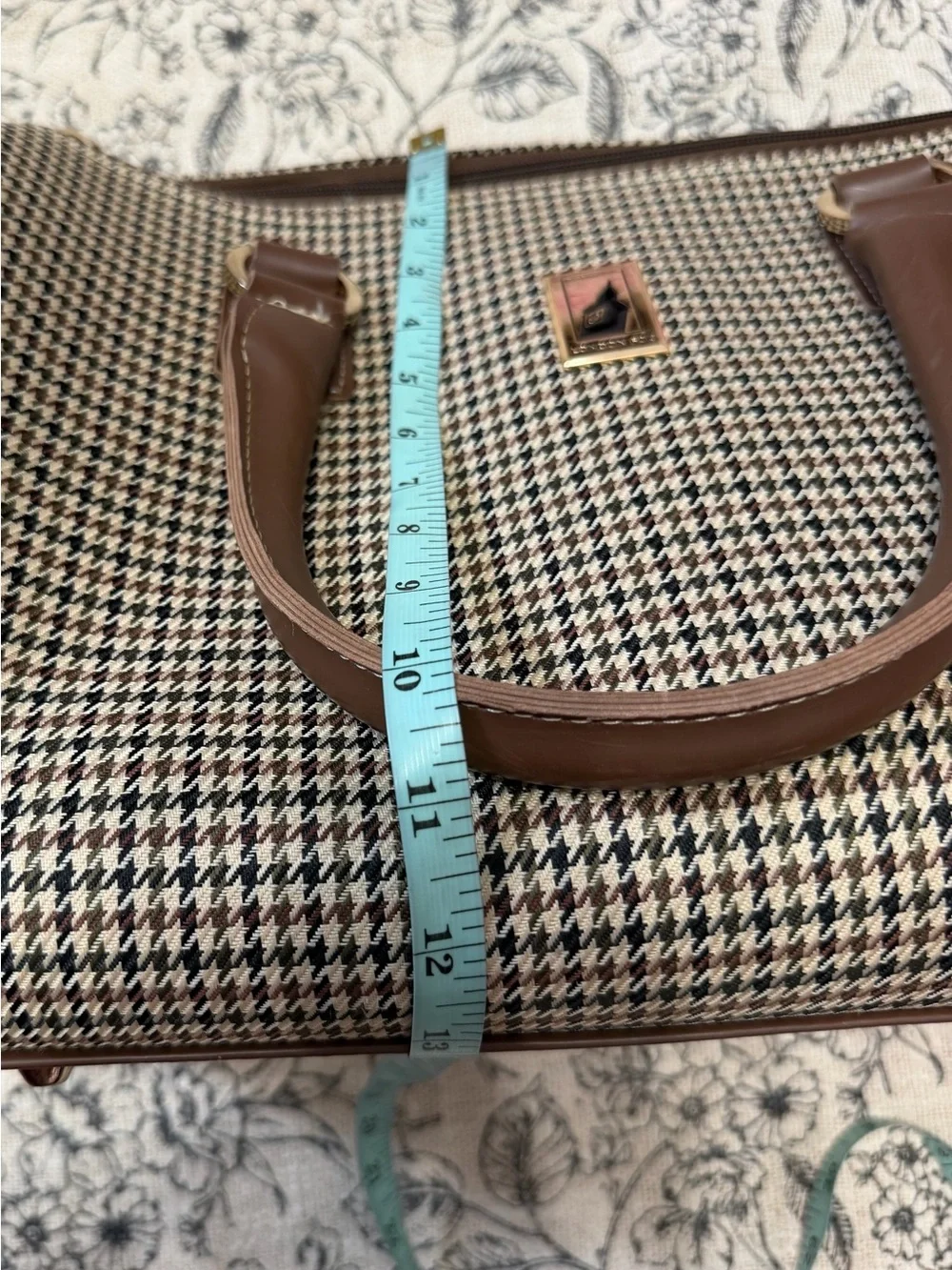 London Fog Duffel bag in brown check plaid Classic Houndstooth Satchel Handbag